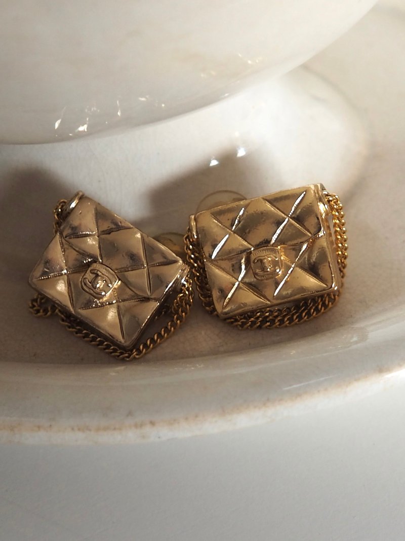 CHANEL 香奈儿 经典菱格纹 包款 耳环 饰品 金色 古董 - 耳环/耳夹 - 其他金属 金色