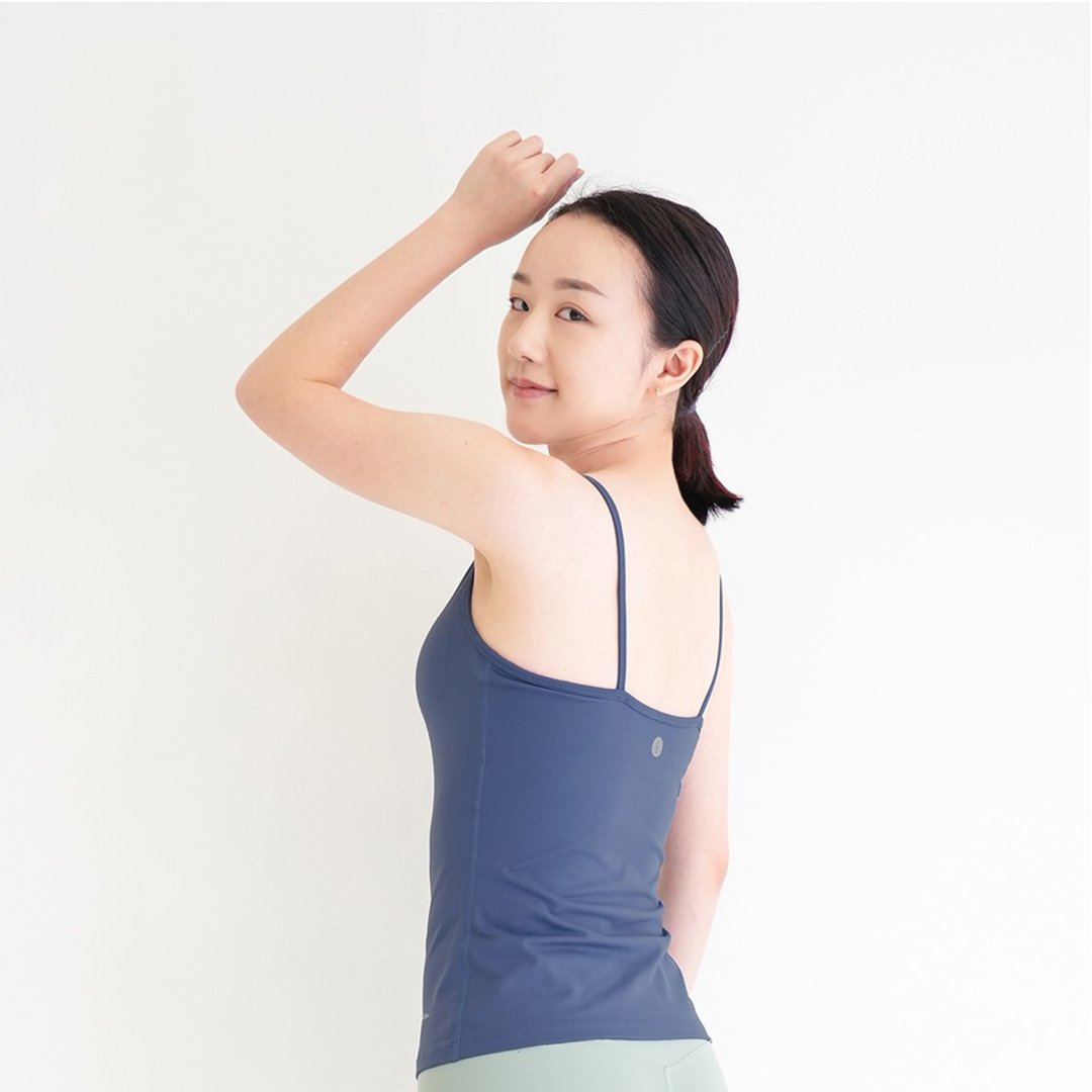 【Mukasa】LISSOM 细肩U领背心上衣 - 梵星蓝 - MUK-22003 - 女装运动衣 - 其他材质 蓝色