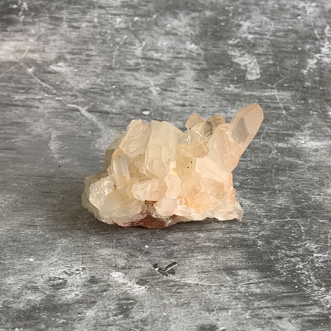 水晶簇- 红水晶原矿  办公室疗愈微景观 设备摆饰 一物一图 - 摆饰 - 宝石 红色