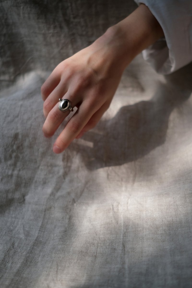 925纯银 手工雕刻 蛋面戒指 / 太阳神阿波罗 - 戒指 - 纯银 