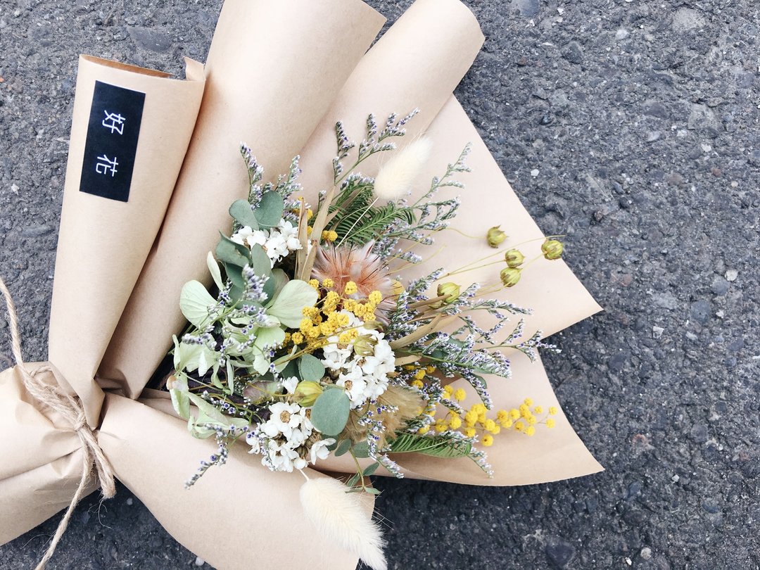 【好花】春日干燥花束 森林系干燥花束 绿黄配色 新年 情人节花束 牛皮包装纸(M) - 植栽/盆栽 - 植物．花 黄色