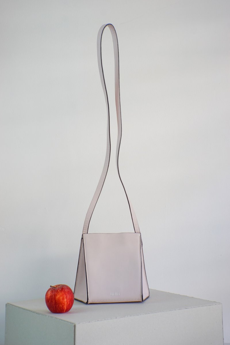 Mini-Dash Crossbody Bag in Baby Pink - 侧背包/斜挎包 - 真皮 粉红色