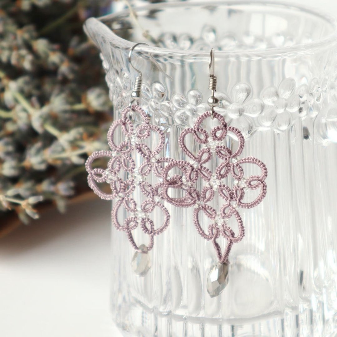 Tatting Lace 耳环【Arabesque】 染紫 - 耳环/耳夹 - 其他人造纤维 紫色