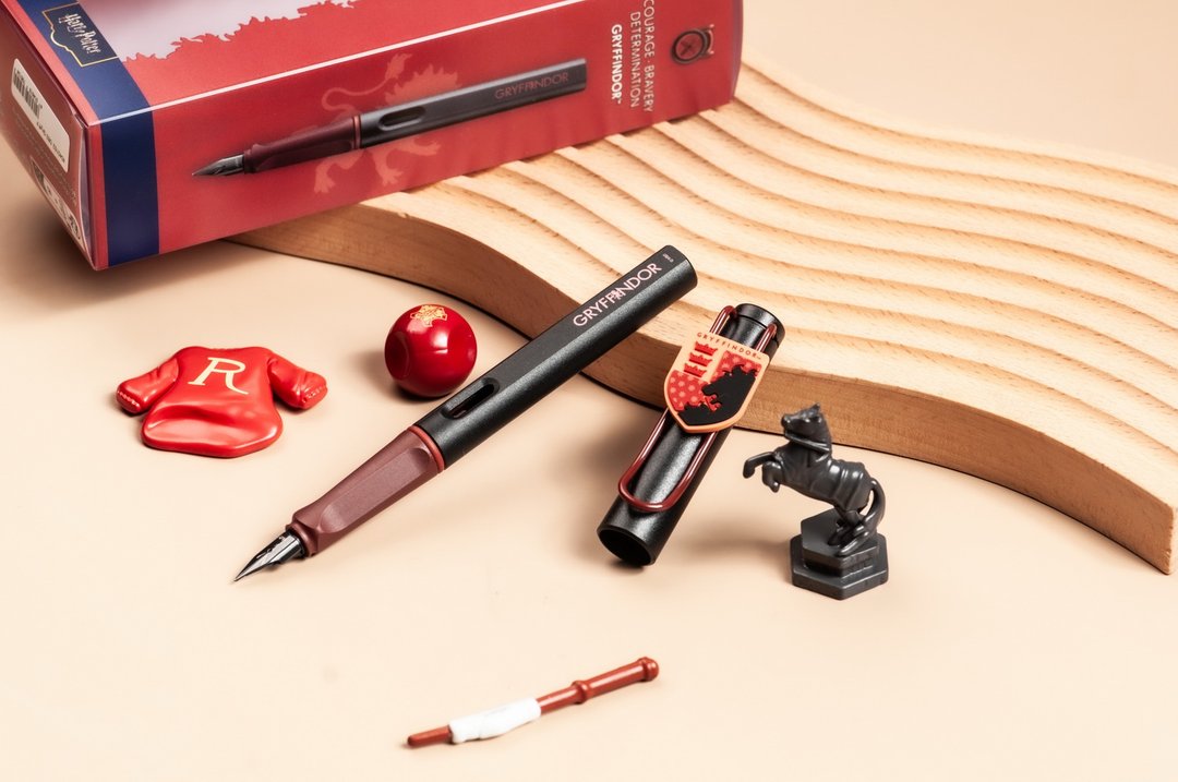 【不可刻字】LAMY 钢笔 限量/SAFARI-Harry Potter 葛莱芬多 红色 - 钢笔 - 塑料 黑色