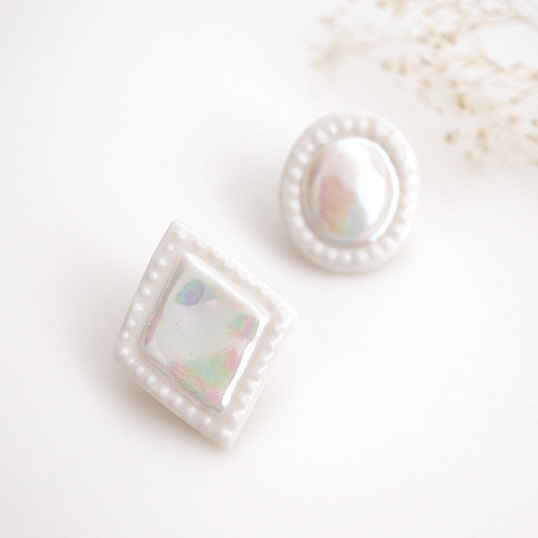 Jewel pin brooch - 胸针 - 瓷 白色