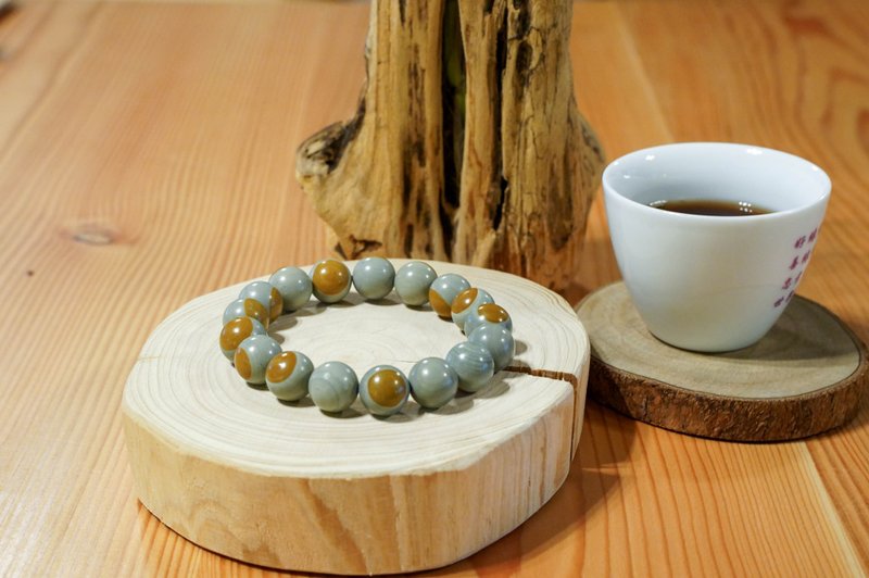 阿拉善玛瑙彩玉 青鸭蛋咸蛋黄2 颗颗有眼||辟邪平安 天然水晶手链 - 手链/手环 - 水晶 绿色