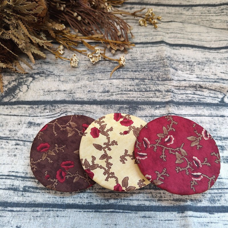 圆形铺棉杯垫 = 牵牛花 = (三入一组) - 杯垫 - 棉．麻 