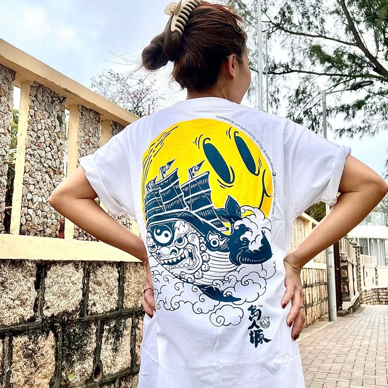 香港设计 岛人源 Unisex短袖Tee 纵横天下 - 中性连帽卫衣/T 恤 - 棉．麻 白色