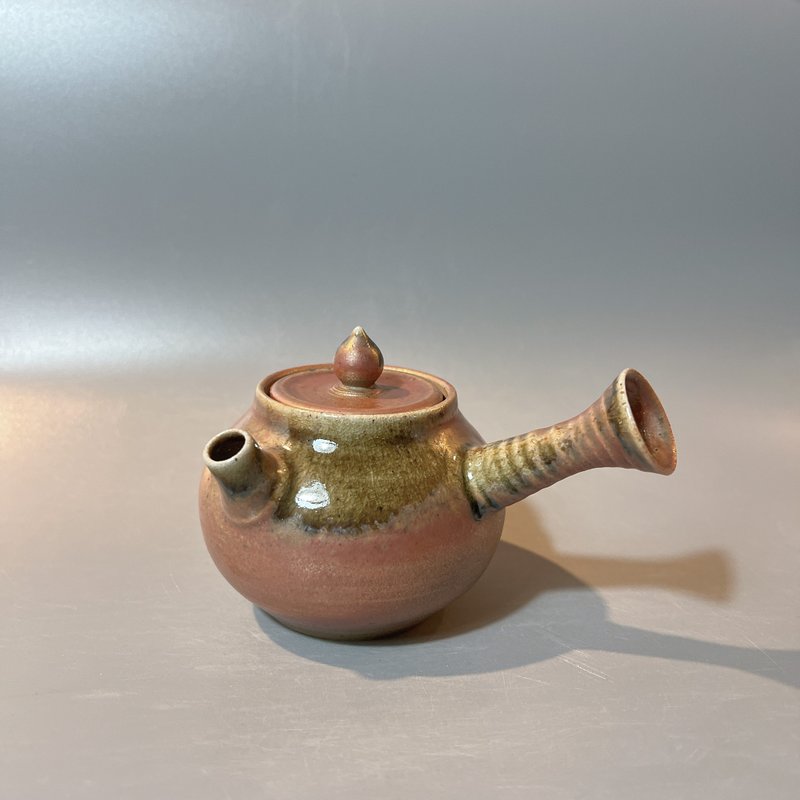 柴烧重落灰侧把茶壶 / 小平凡手作 - 茶具/茶杯 - 陶 