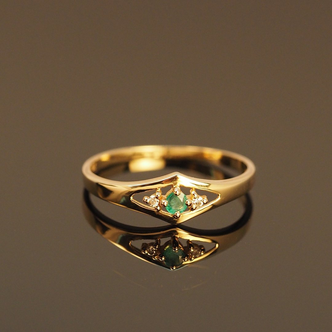 18K金祖母绿宝石之眼钻石戒指 The Emerald Eye Diamond Ring - 戒指 - 贵金属 