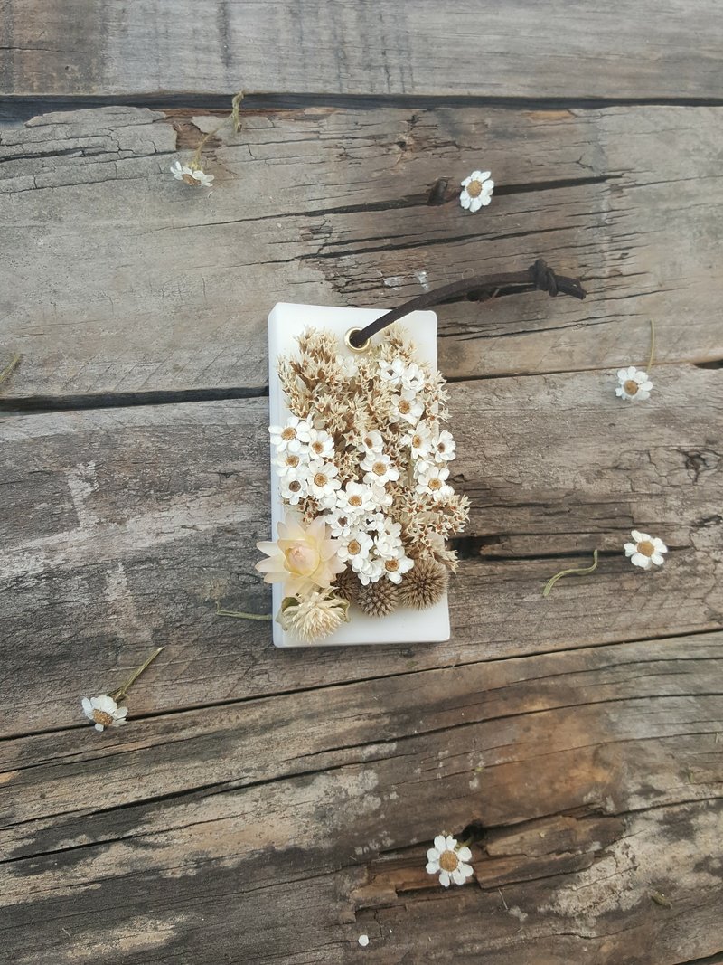 秋意上心头  薰香砖/居家摆饰/送礼/ 干燥花 - 香薰/精油/线香 - 蜡 白色
