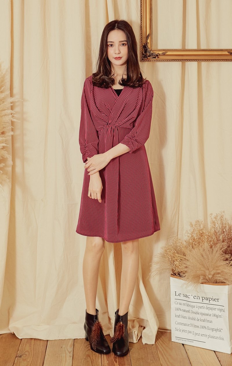 MIT 简约交叉V领条纹抓皱洋装 (R6038E) - 洋装/连衣裙 - 聚酯纤维 