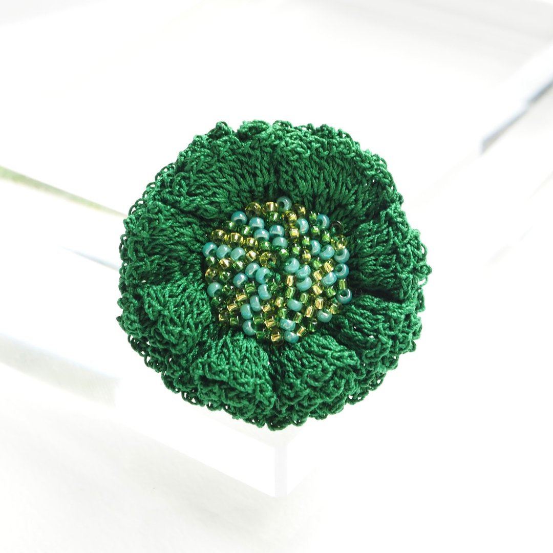 Flower brooch wet leaf color - 胸针 - 棉 绿色