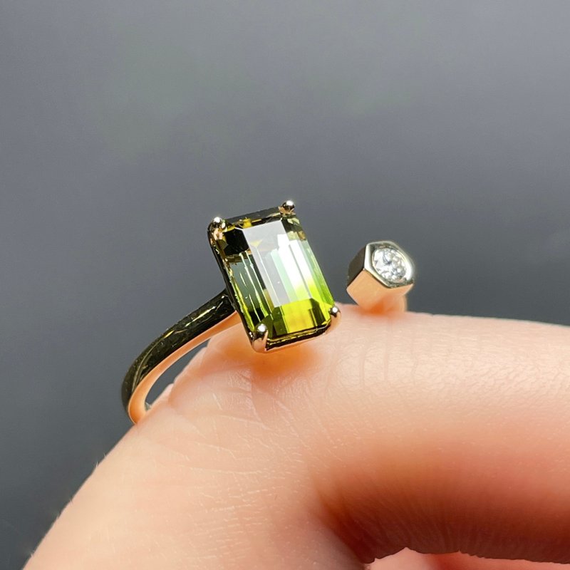 The Satellite - 天然奇异果绿渐变双色碧玺(1.42ct) 18k黄金钻戒 - 戒指 - 贵金属 金色