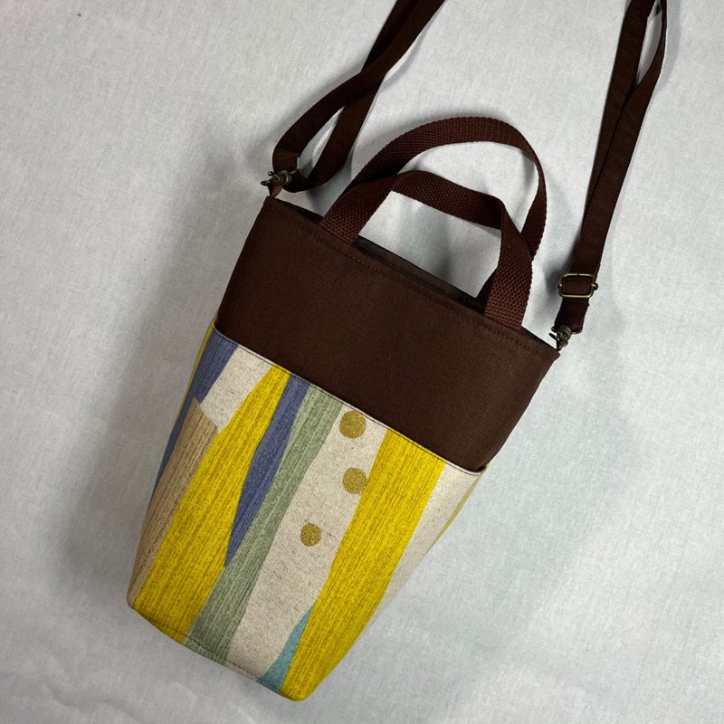 环保饮料散步包 - 防泼水内里 可手提/肩侧背 - 黄色系2 - 侧背包/斜挎包 - 棉．麻 黄色