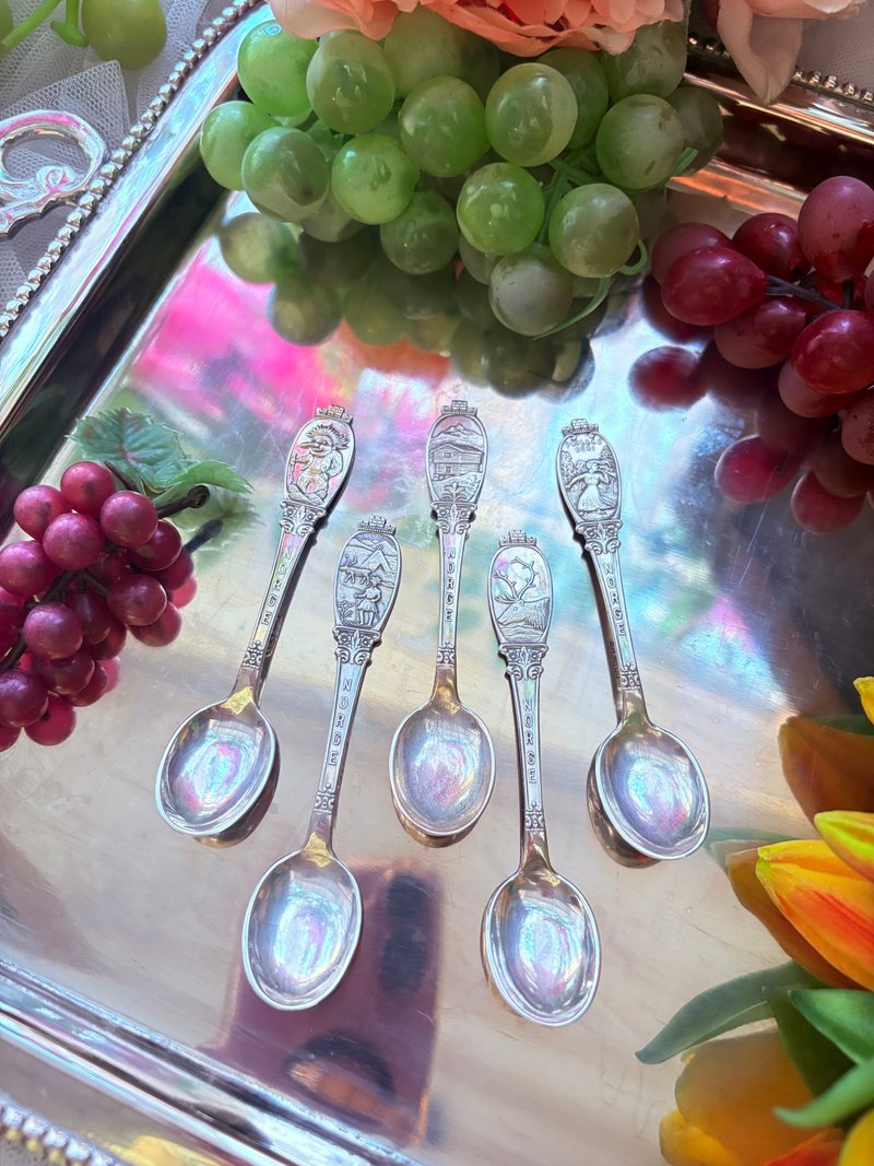 英国制镀银餐具立体雕刻咖啡匙花茶匙 小汤匙 点心匙 银器 餐具 - 餐刀/叉/匙组合 - 银 银色