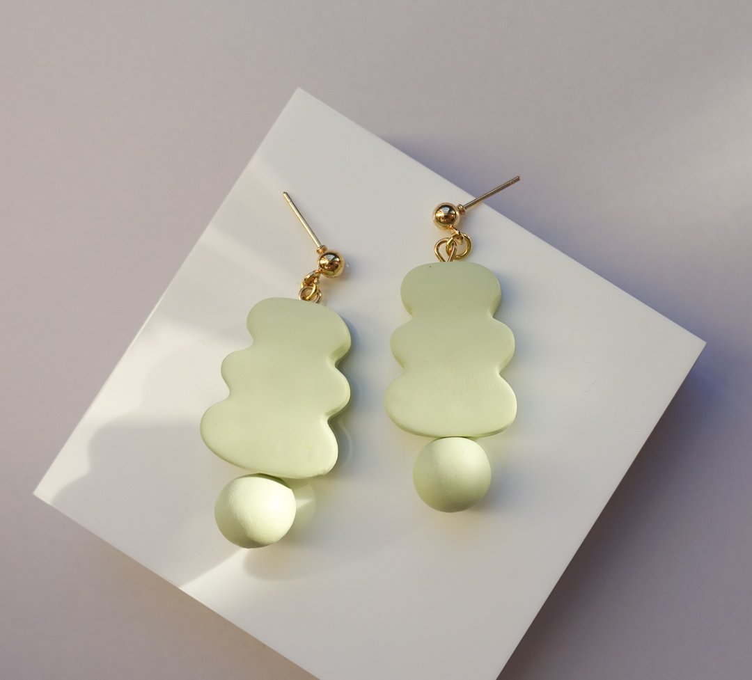 简约 波浪几何吊坠(绿) 手工软陶耳环(可改夹) earring - 耳环/耳夹 - 陶 绿色
