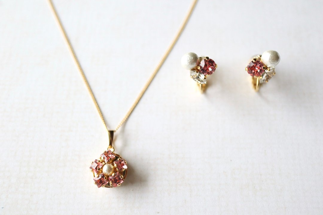 Cherry bijou accessories 2-piece set - 耳环/耳夹 - 水晶 粉红色
