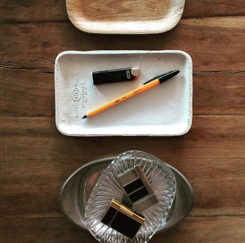 CAST IRON TRAY White 工业铸铁托盘 - 白色 - 托盘/砧板 - 其他金属 白色