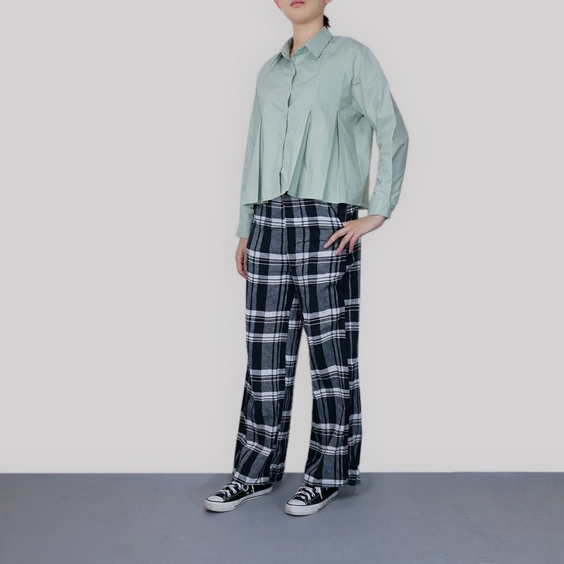 浅绿色打折伞状短衬衫 - 女装衬衫 - 棉．麻 绿色