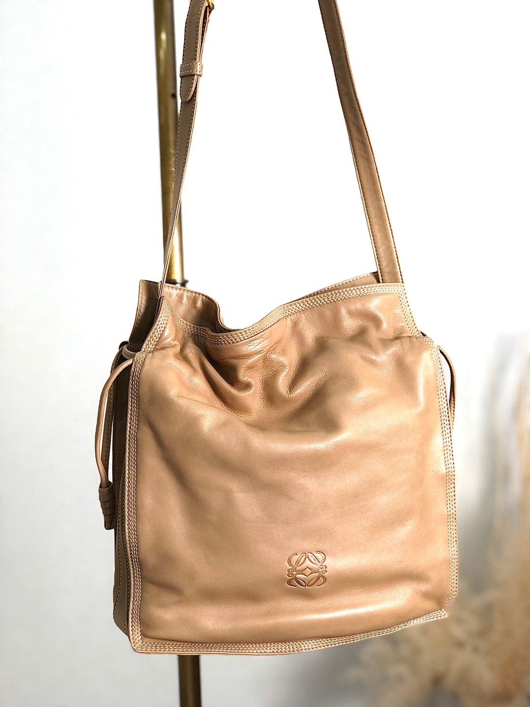 【日本直送，名牌二手包装】LOEWE 单肩包 米色 anagram 皮革抽绳 Vintage 复古老 ifsxih - 侧背包/斜挎包 - 真皮 咖啡色
