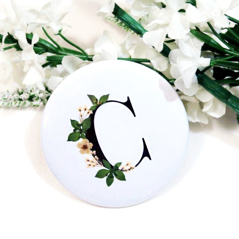 Reverie押花字母镜子-C - 彩妆刷具/镜子/梳子 - 其他金属 白色