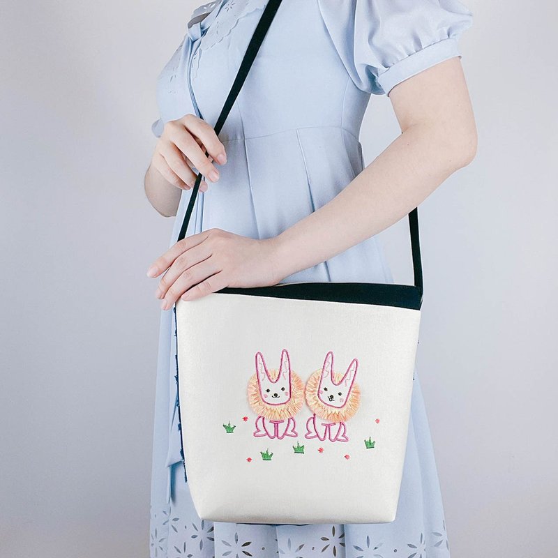 【N兔兔好友】帆布拉链侧背波奇包 - 手提包/手提袋 - 棉．麻 白色