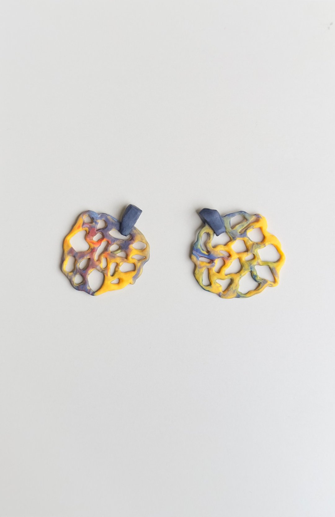 软陶耳环-手工制作-海潮泡泡-渲染不对称设计-3原色系混色搭配 - 耳环/耳夹 - 其他材质 黄色