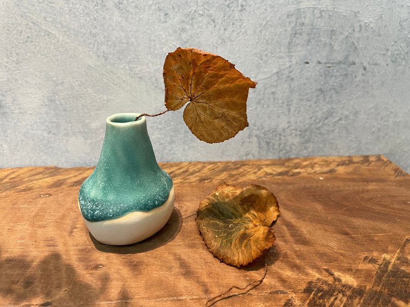如梦令花器。时尚老灵魂。古风时器 来一场桌上的穿越 - 花瓶/陶器 - 瓷 绿色