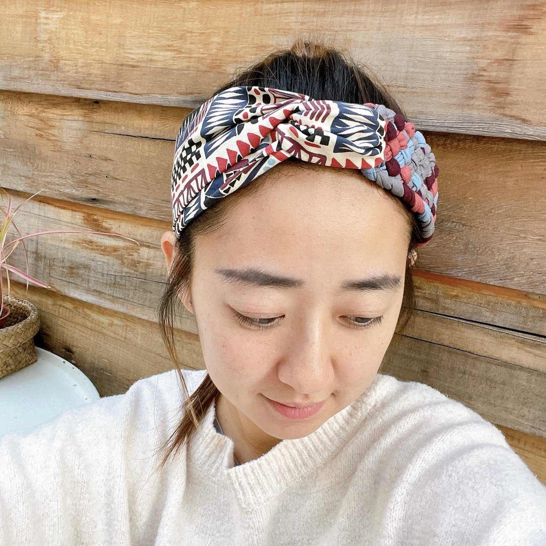 爱霏迷专利设计-调整松紧度 莫兰迪色系图腾皇孋编织发带 - 发带/发箍 - 棉 银色