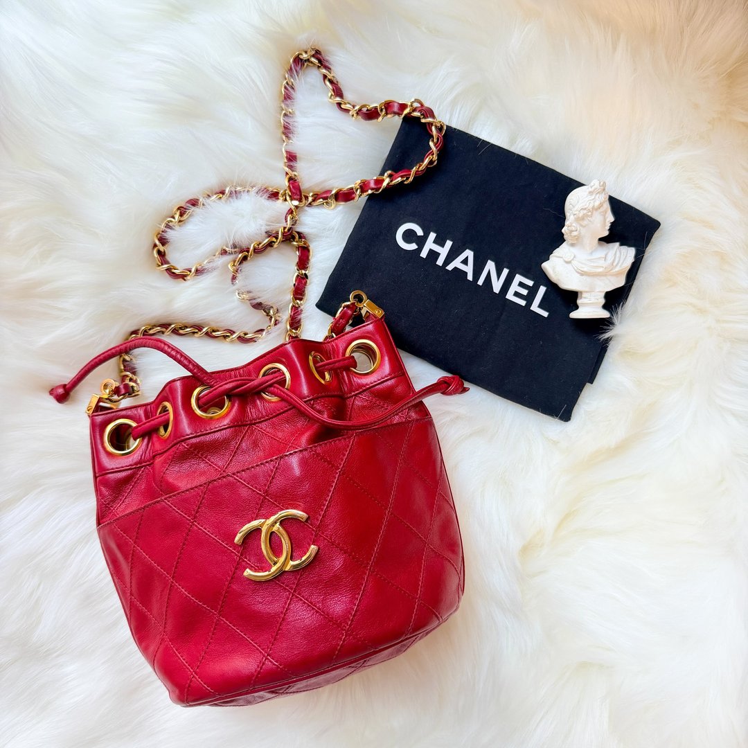 【日本中古】86-88 年 罕有中古 CHANEL 红色小水桶包 原装小皮包附 - 侧背包/斜挎包 - 真皮 红色