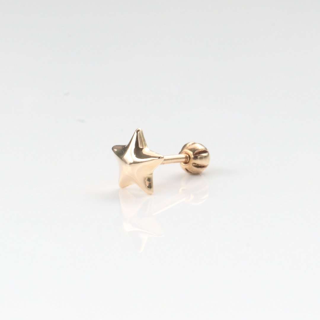14K Star Piercing 立体星星锁珠耳环(单个)耳骨 耳窝 不退色 - 耳环/耳夹 - 贵金属 金色