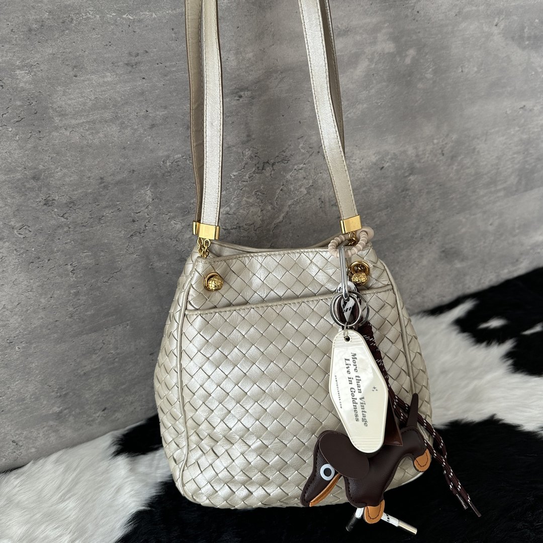 Bottega Veneta 宝缇嘉 Intrecciato 金球 经典编织 水桶包 - 侧背包/斜挎包 - 真皮 银色