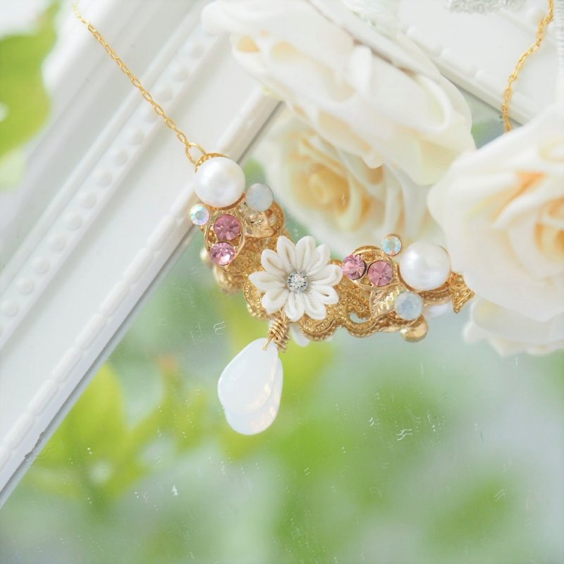 【素雅满分】纯白真丝小花水晶定制颈链 つまみ细工 - 颈链 - 丝．绢 白色