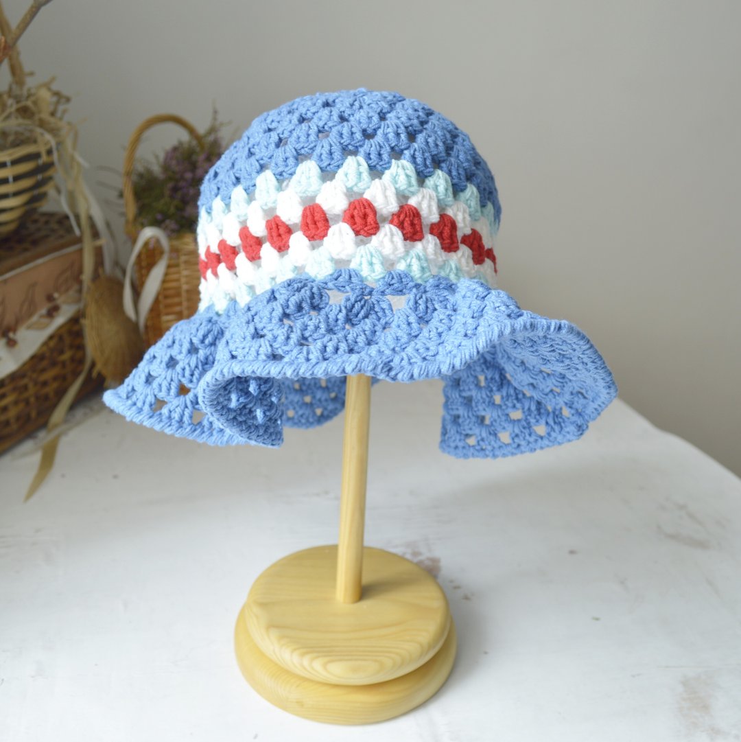 Crochet carolina blue bucket hat outfit men women Striped pattern knit white red - 帽子 - 棉 蓝色