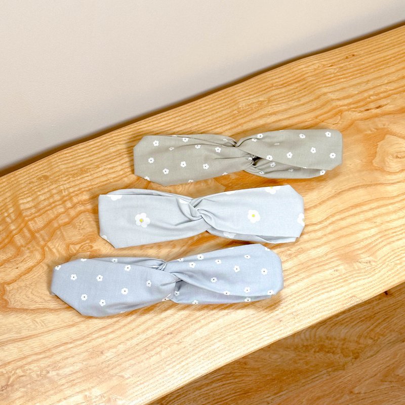 HotSummer 日本和式布料 / 简朴 / 鸡蛋花 / 可爱 / 东京限定 - 发带/发箍 - 棉．麻 蓝色