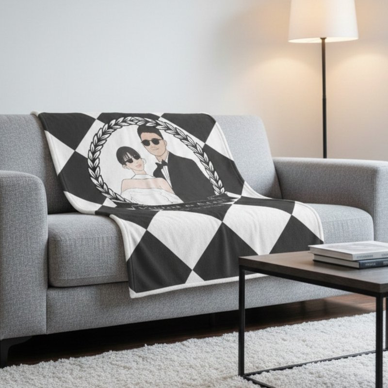 【情侣定制礼物】黑白菱格个人化插画挂布 情侣・新婚・家居礼物 - 被子/毛毯 - 聚酯纤维 黑色