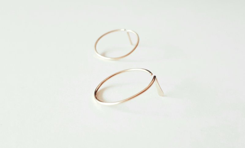 隐翅轻耳饰 14k金包金 一对 - 耳环/耳夹 - 其他金属 金色