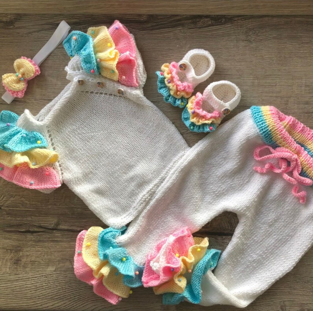 Hand knit t-shirt, trousers, headband and booties for baby. Take home outfit. - 包屁衣/连体衣 - 其他材质 多色