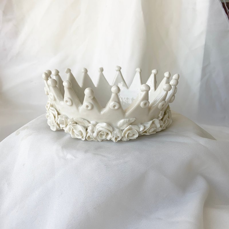 Floral ceramic crown - 摆饰 - 陶 白色