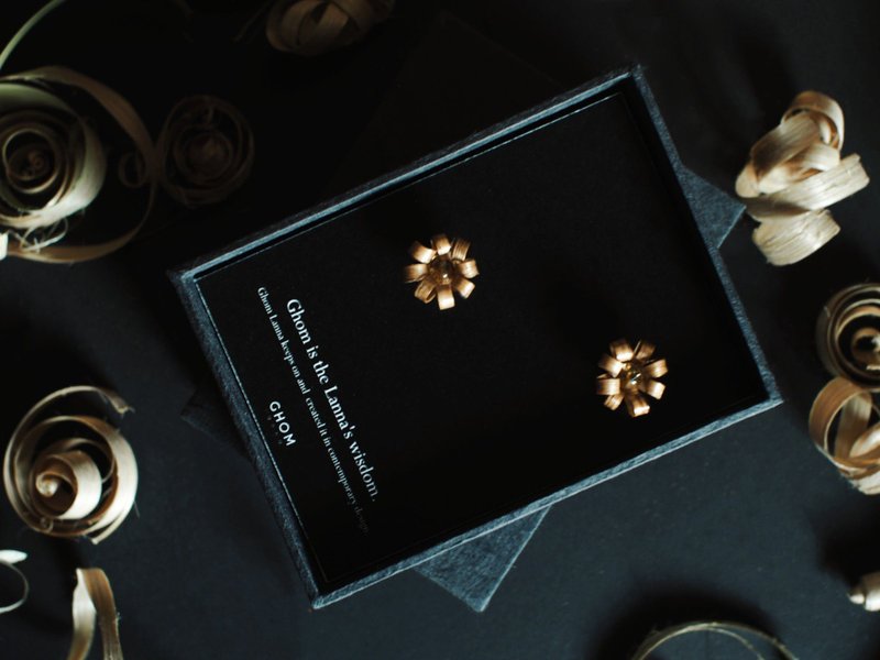 Kankaew Budsaban（耳环）棕色（手工制品）| GHOMLANNA | 竹子 - 耳环/耳夹 - 竹 咖啡色