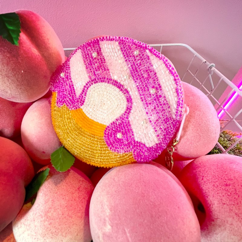 手工串珠零钱包 / 捷运卡包 - 甜甜圈 - 零钱包 - 棉．麻 粉红色