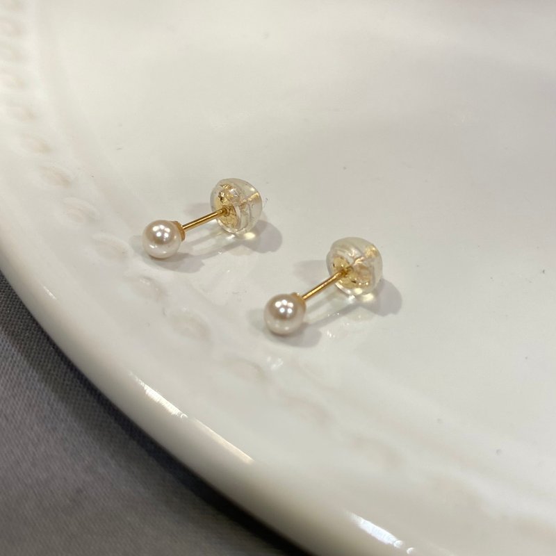 【K18 GOLD SHELL PEARL】18K 金 3mm 泉州贝珠 耳环 18KP2 6月诞生石 【SOLID GOLD】 - 耳环/耳夹 - 其他金属 白色