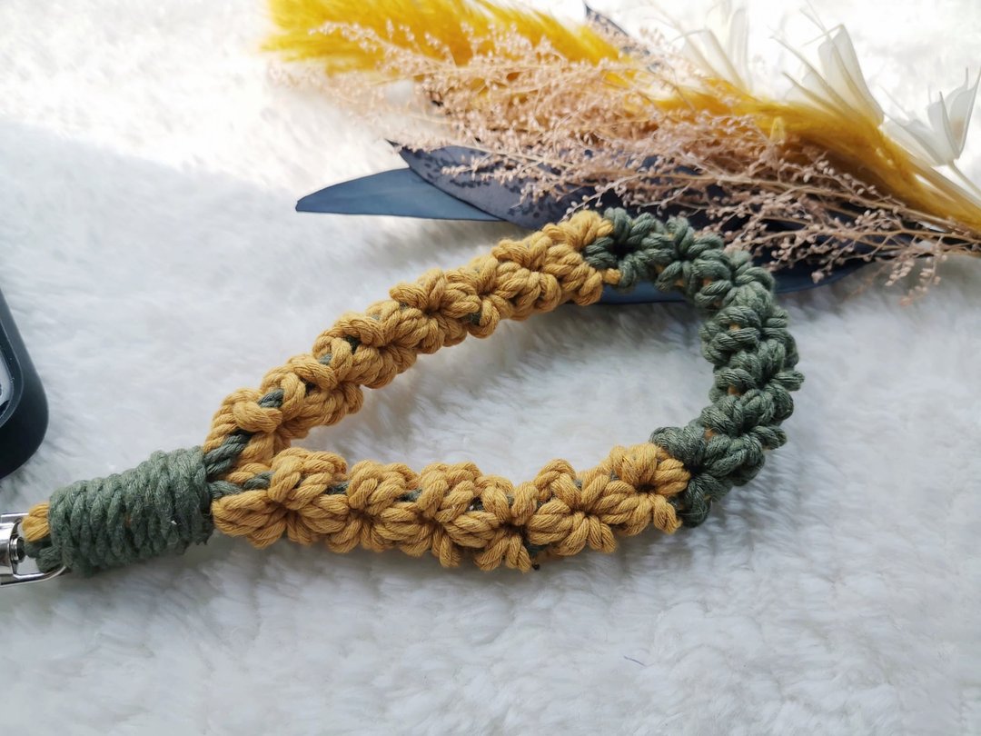 Macrame Camera / Mobile Strap (Flower Party) - 挂绳/吊绳 - 环保材料 