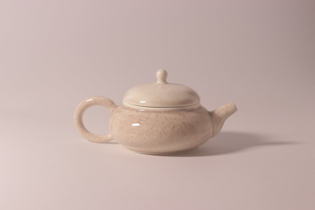灰粉 侧把扁茶壶 - 茶具/茶杯 - 陶 粉红色