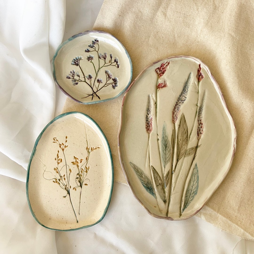 Pressed flower plate - 盘子/餐盘/盘架 - 陶 多色