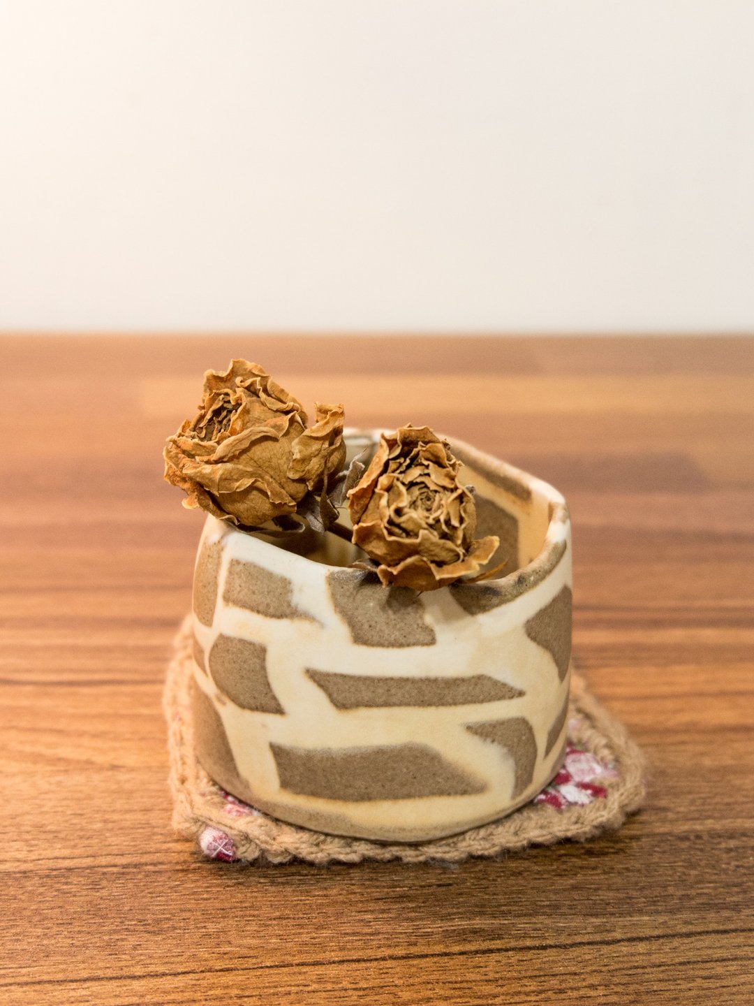 黑白交叠手捏陶器 - 花瓶/陶器 - 陶 咖啡色
