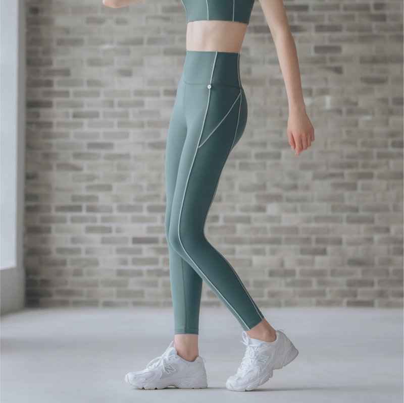 【MACACA】星河 FLOW 九分裤- AKE7922 绿 - 女装运动裤 - 尼龙 绿色