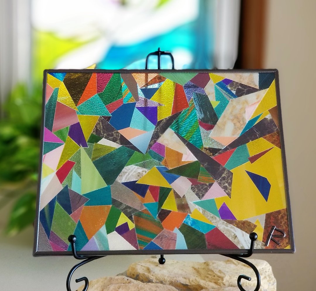 Desktop art   Brightness  With Iron Stand - 摆饰 - 塑料 多色