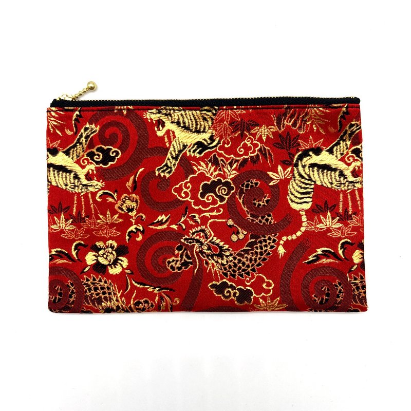 Japanese pattern pouch made from Kyoto, Nishijin-ori, and brocade fabric 20cm zipper L size - 化妆包/杂物包 - 聚酯纤维 红色